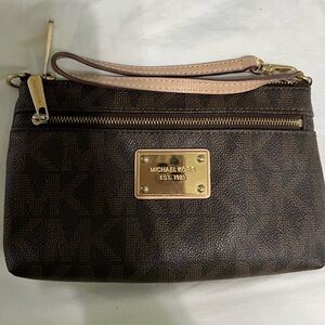 Michael Kors Wristlet